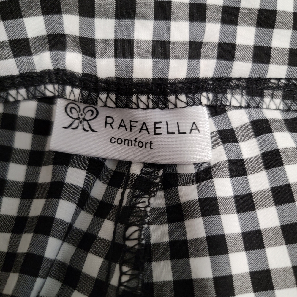 Rafaella - Picture 3 of 3